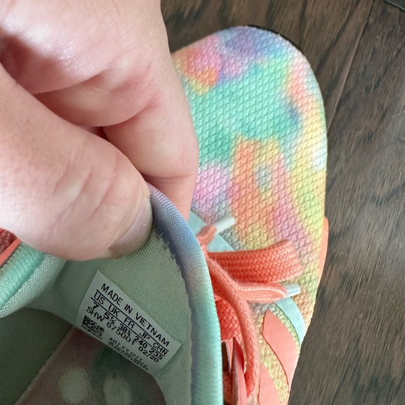 PRICE DROP- Closet clean out. Adidas NMD tie dye size 7 - Picture 2 of 2